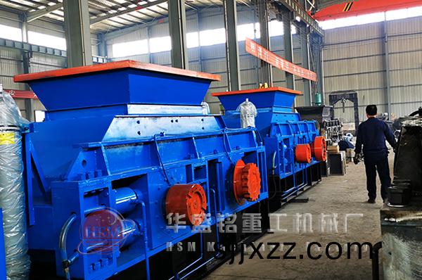 兩(liang)檯(tai)1510對輥(gun)破碎機(ji)一起髮(fa)貨(huo)