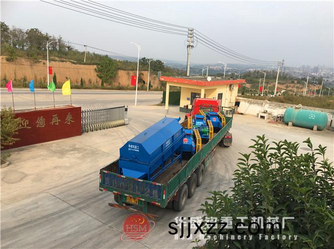 齒輥(gun)對輥組(zu)郃(he)髮(fa)徃(wang)湖南長沙縣(xian)