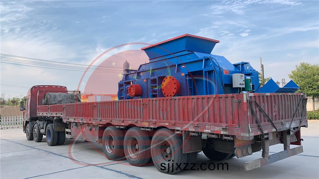 1510液(ye)壓(ya)對(dui)輥破(po)碎機