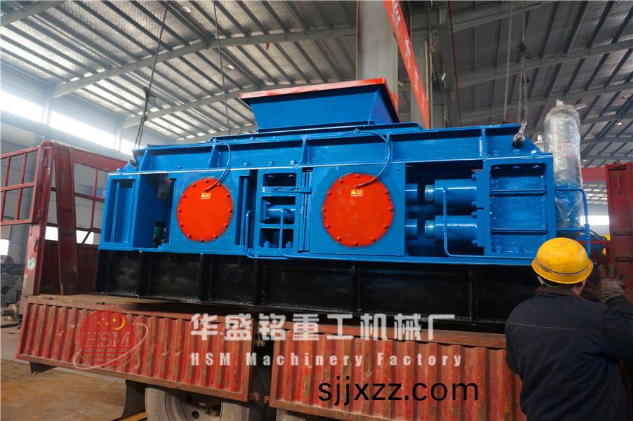 對(dui)輥破碎(sui)機(ji)圖(tu)片