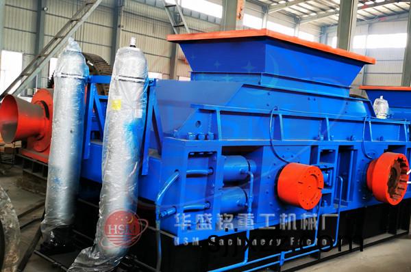 雙(shuang)齒(chi)輥(gun)破(po)碎機圖片